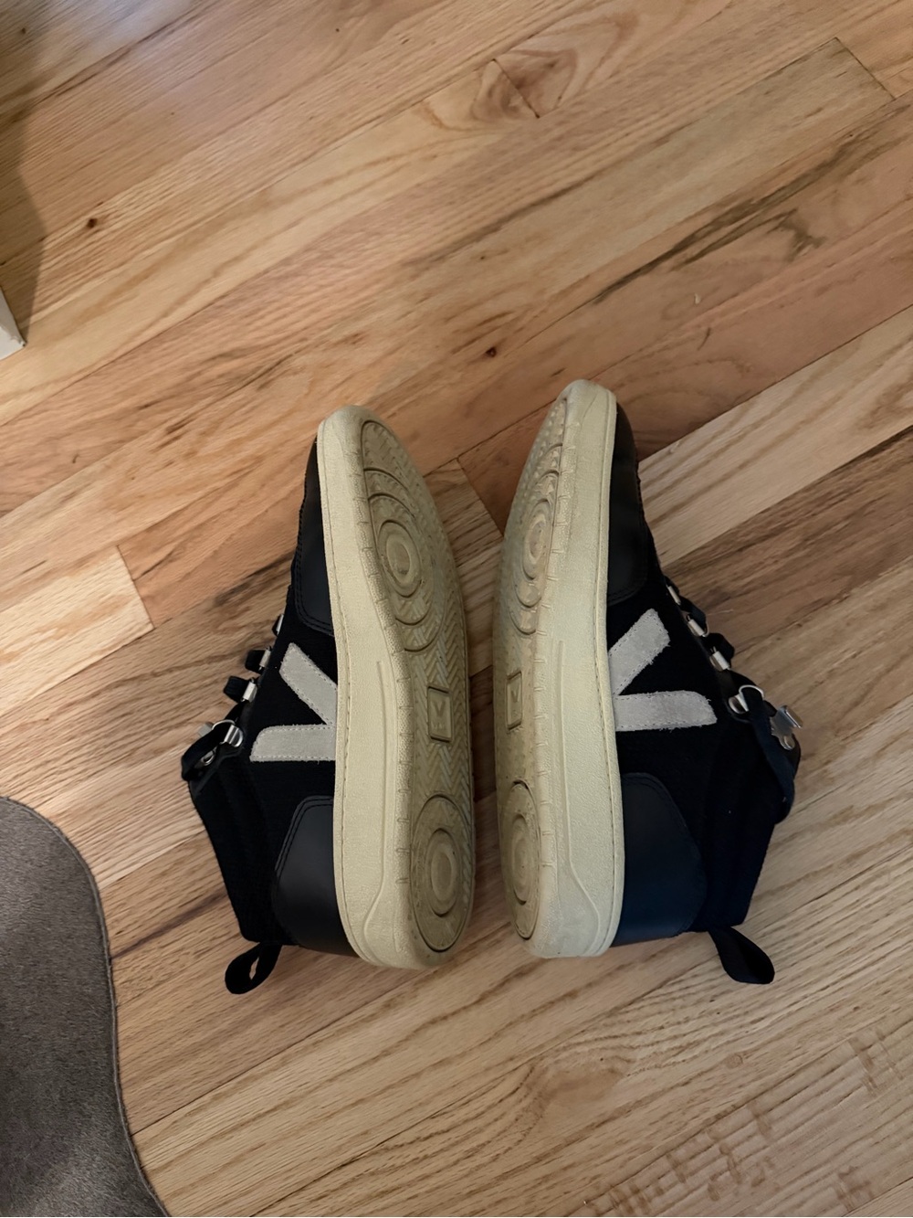 Veja Black High-Top Sneakers with Cream Accent - Picture 6 of 7